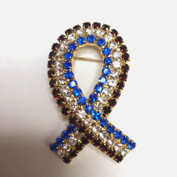 Red Blue & Clear Rhinestone Awareness Ribbon Pin Brooch Gold-Tone Metal - Picture 1 of 5
